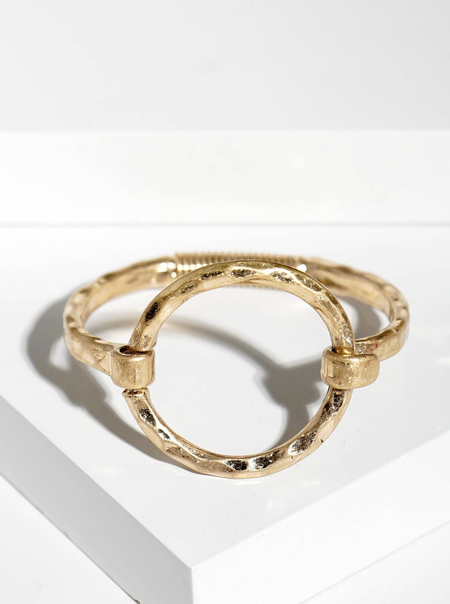 Hammered Circle Bracelet - Gold